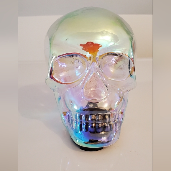 Iridescent Glass Light Up Skull - Picture 2 of 7